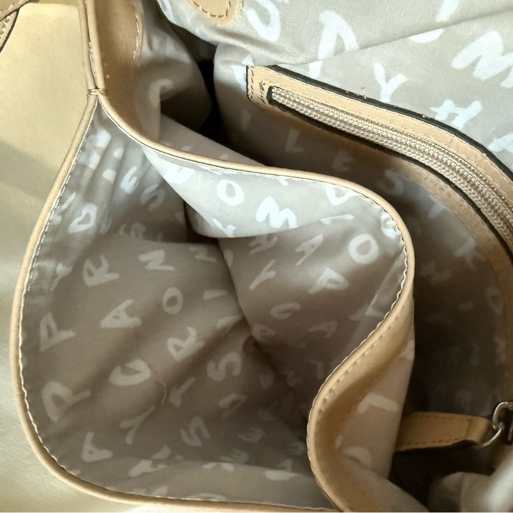 Elegant Tan Leather Shoulder Bag - Picture 16 of 17